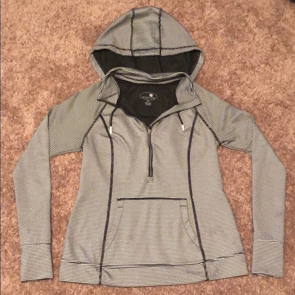 Half Zip Pull-Over